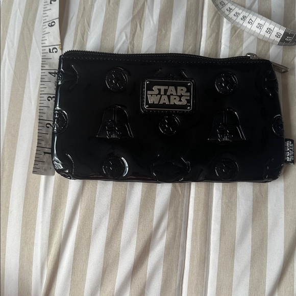 Disney Loungefly Star Wars Makeup Coin Bag - Picture 15 of 15